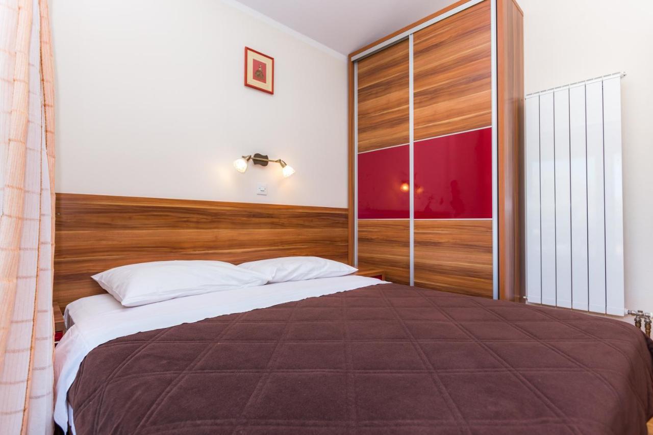 Bed and Breakfast Pansion Croatia Starigrad Paklenica Exterior foto