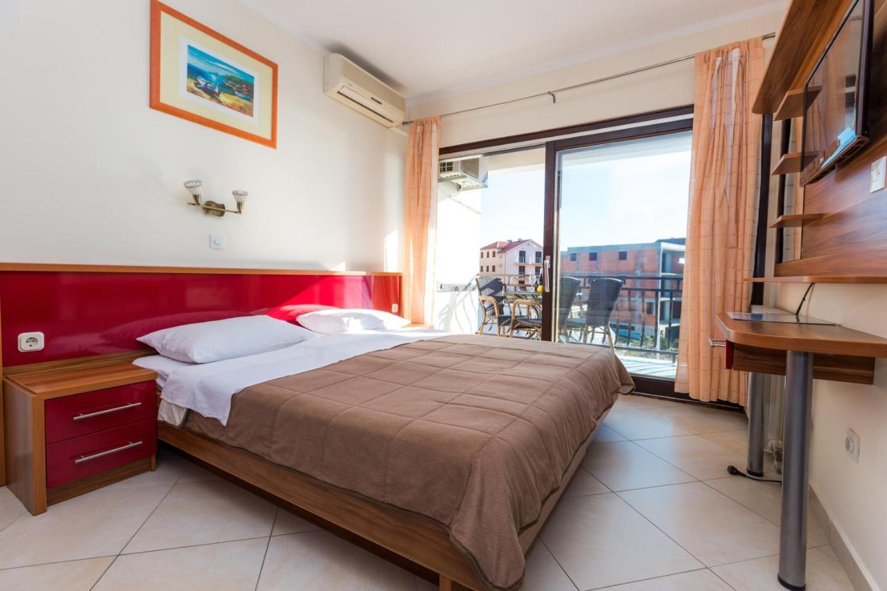 Bed and Breakfast Pansion Croatia Starigrad Paklenica Exterior foto