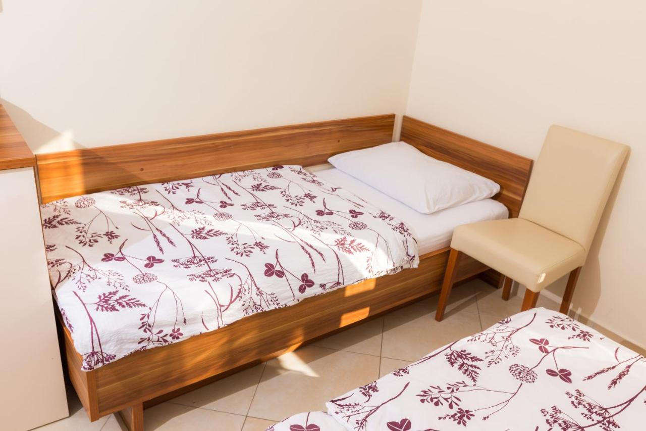 Bed and Breakfast Pansion Croatia Starigrad Paklenica Exterior foto