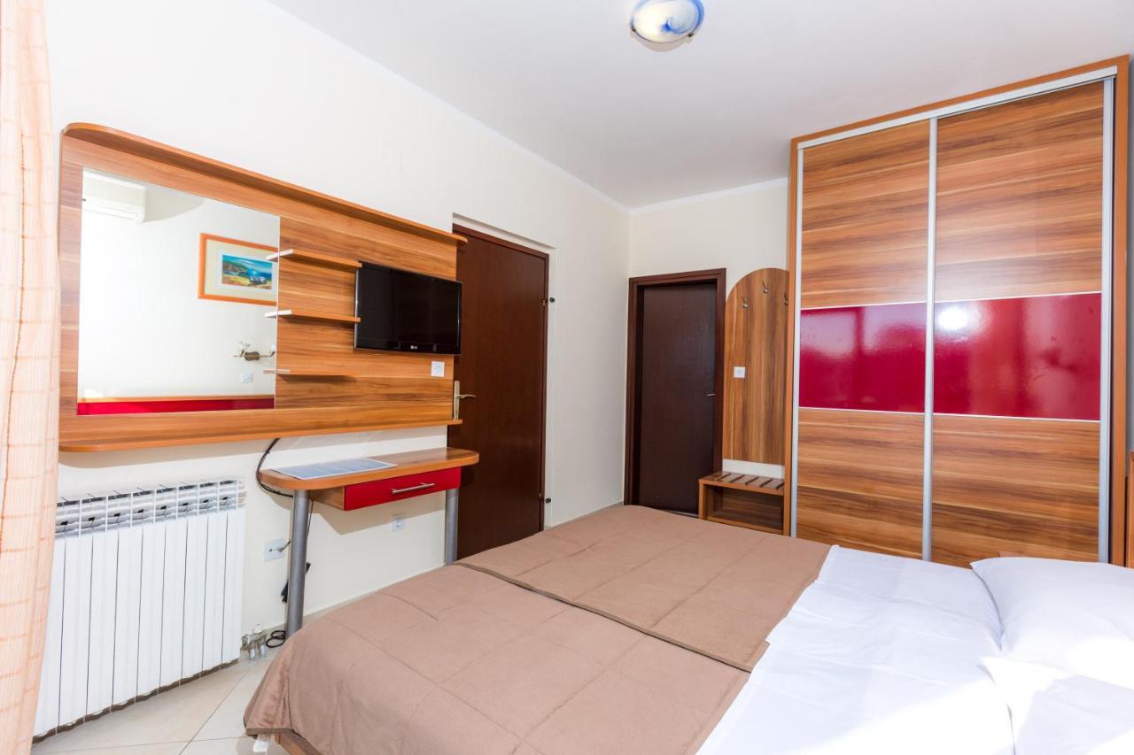 Bed and Breakfast Pansion Croatia Starigrad Paklenica Exterior foto