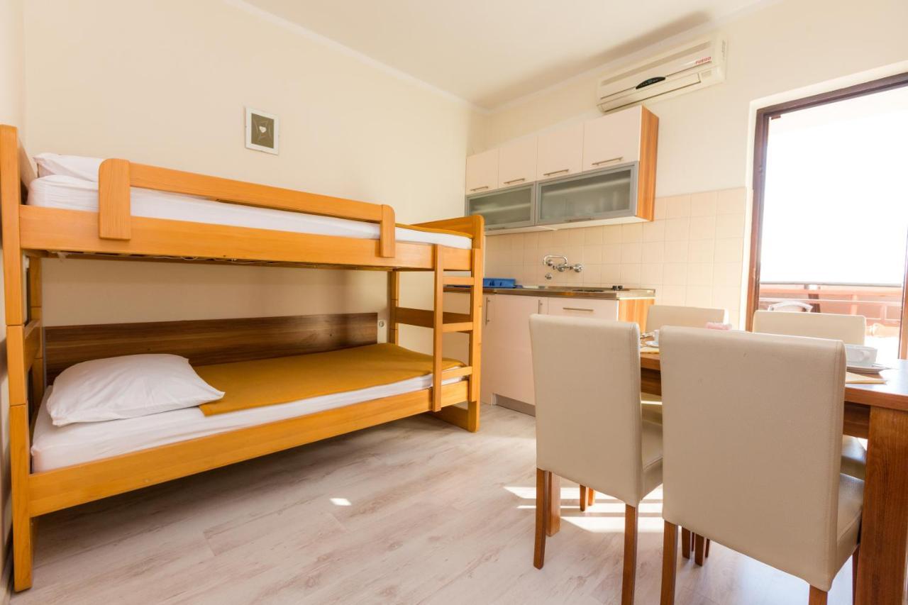 Bed and Breakfast Pansion Croatia Starigrad Paklenica Exterior foto