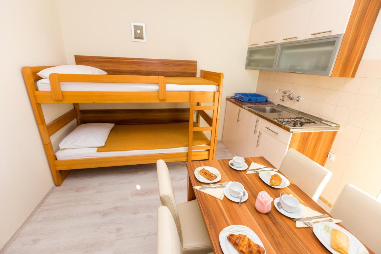 Bed and Breakfast Pansion Croatia Starigrad Paklenica Exterior foto