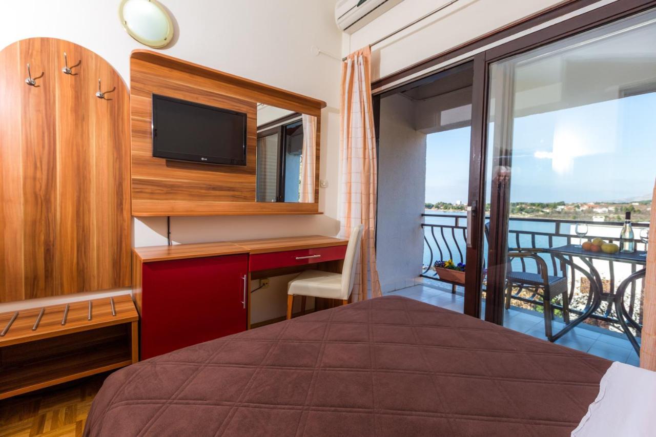 Bed and Breakfast Pansion Croatia Starigrad Paklenica Exterior foto